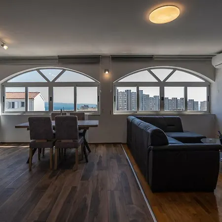 Apartment Split3
