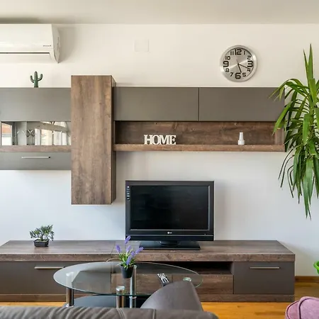 Apartment Split3
