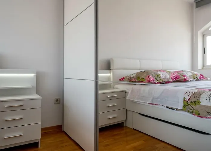 Διαμέρισμα Split3